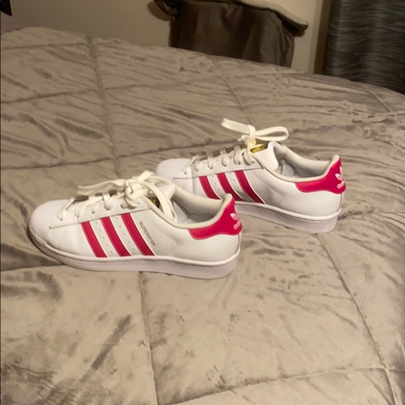 hot pink shell toe adidas
